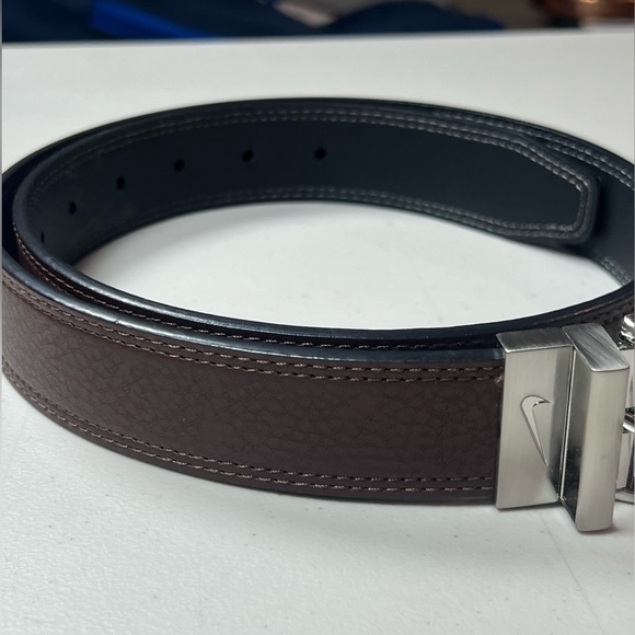 Nike Men’s Belt Reversible Pebble Brown and Black Size Small Belt Golf EUC - Picture 3 of 11